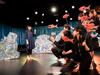 「劇団しようよのスイミー」より。