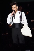 藤岡正明演じるトミー・デヴィート。（写真提供：東宝演劇部）
