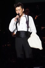 藤岡正明演じるトミー・デヴィート。（写真提供：東宝演劇部）