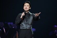 中川晃教演じるフランキー・ヴァリ。（写真提供：東宝演劇部）