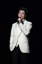 矢崎広演じるボブ・ゴーディオ。（写真提供：東宝演劇部）