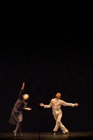 勅使川原三郎 芸術監督就任記念シリーズ「白痴」より。(c)Naoshi Hatori