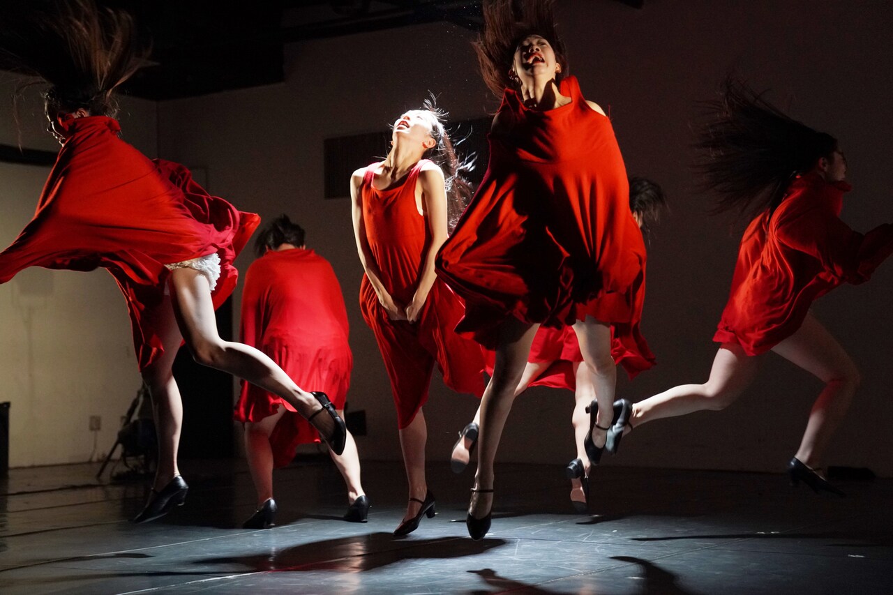 BATIK黒田育世がセッションハウスのダンスクラス卒業公演を再生、ワークショップも