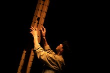 屋根裏ハイツ 再建設ツアー「とおくはちかい（reprise）」より。（撮影：本藤太郎）