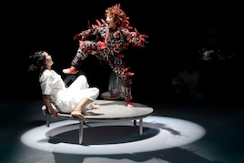 “見えない境界線”がよりビビッドに、2020年版野田秀樹演出「赤鬼」開幕