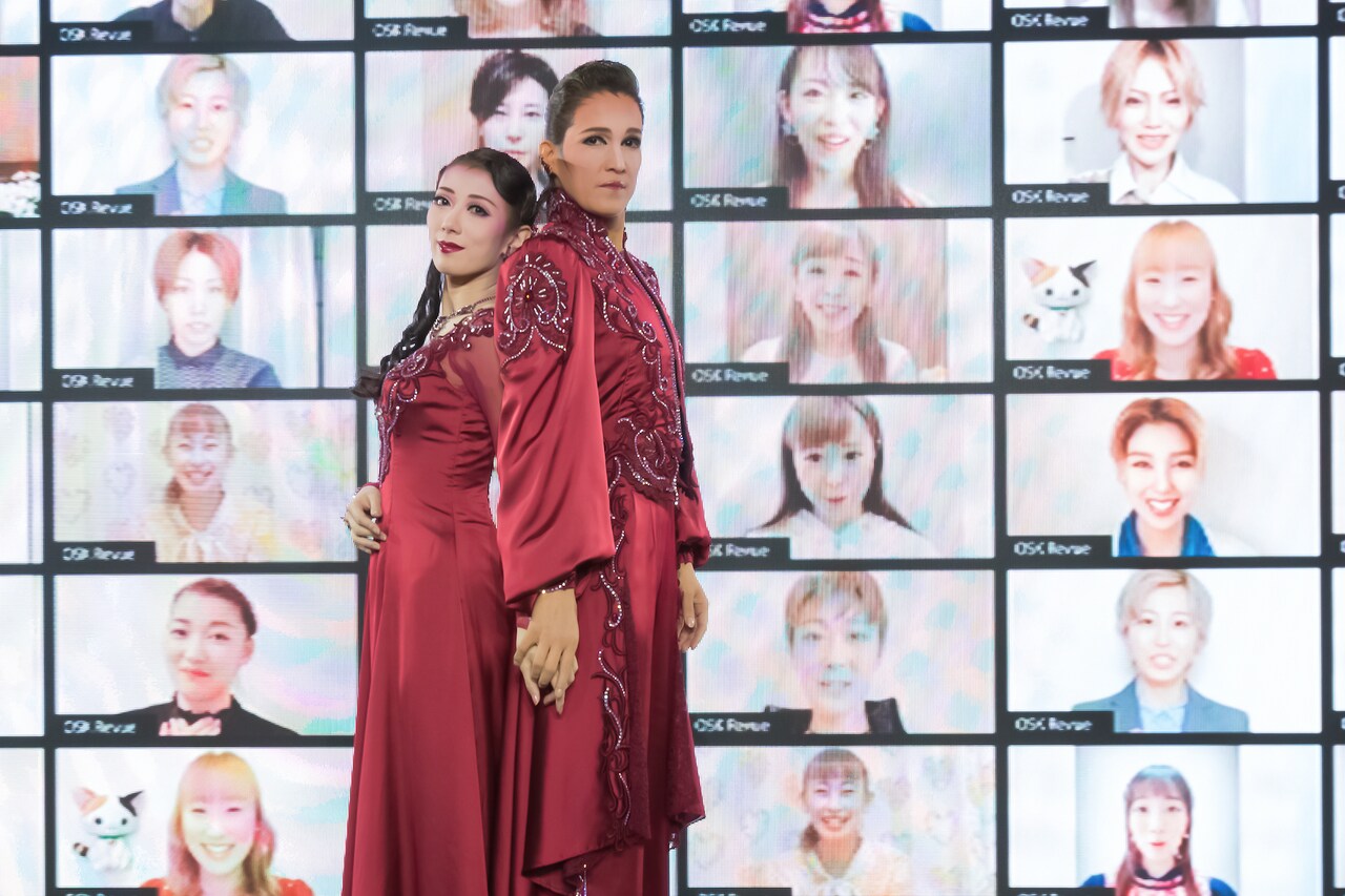 OSK Revue Cafe in Brooklyn Parlor OSAKAに設置された203インチ大型モニタ。