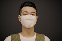 Enjoy The Moment Maskを着用したOguri。