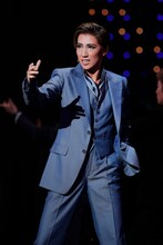 宙組「オーシャンズ11」より。(c)宝塚歌劇団 (c)宝塚クリエイティブアーツ
OCEAN’S ELEVEN and all related characters and
 elements are trademarks of and
(c)Warner Bros. Entertainment Inc.(s19)