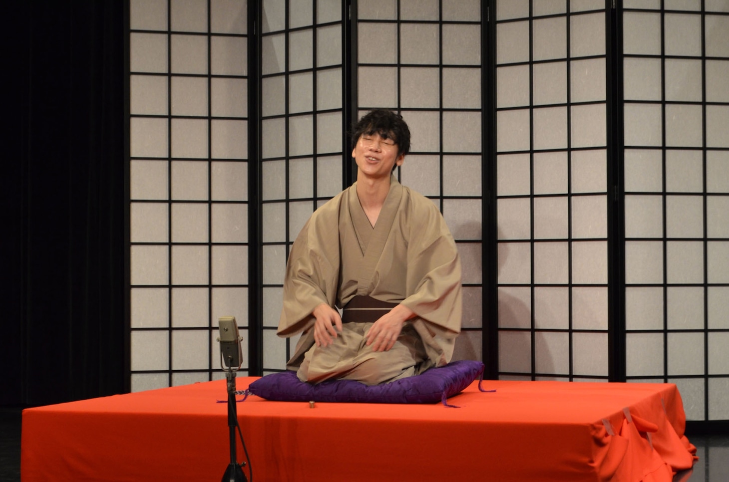 三津谷亮