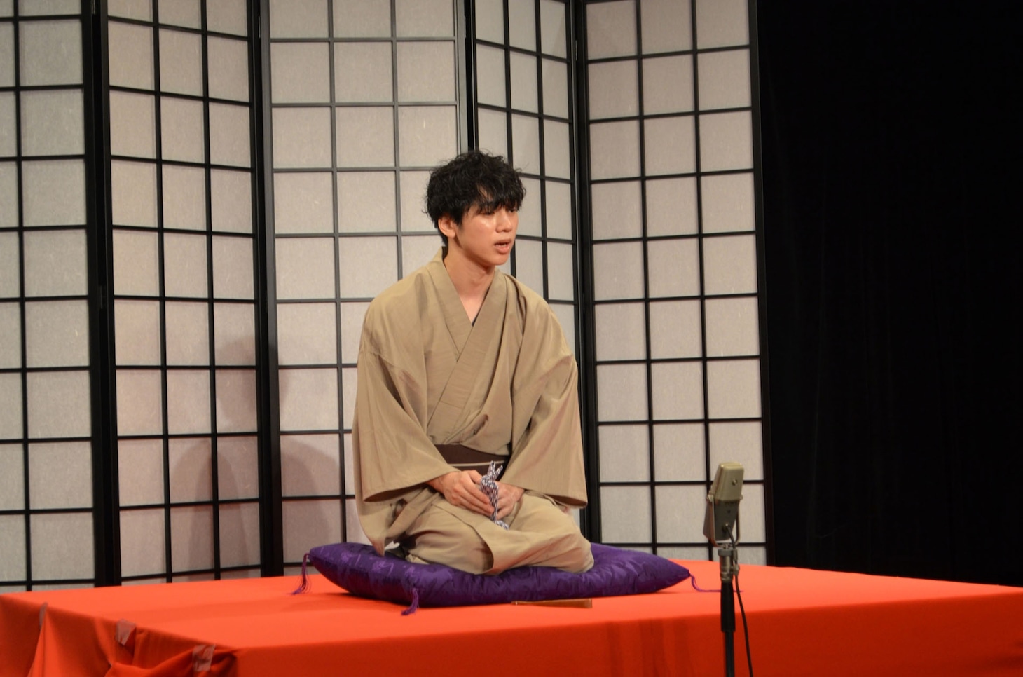 三津谷亮