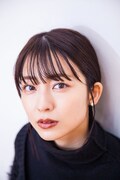 小島梨里杏