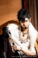 小波津亜廉扮する根津甚八。