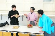 左から野村太一郎、すゑひろがりずの南條庄助、すゑひろがりずの三島達矢。