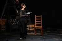 本多劇場グループ next「DISTANCE-TOUR-」愛知・穂の国とよはし芸術劇場PLAT アートスペース公演より。（撮影：成田智広）