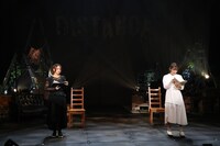 本多劇場グループ next「DISTANCE-TOUR-」愛知・穂の国とよはし芸術劇場PLAT アートスペース公演より。（撮影：成田智広）