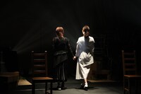 本多劇場グループ next「DISTANCE-TOUR-」愛知・穂の国とよはし芸術劇場PLAT アートスペース公演より。（撮影：成田智広）