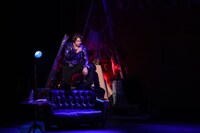 本多劇場グループ next「DISTANCE-TOUR-」愛知・穂の国とよはし芸術劇場PLAT アートスペース公演より。（撮影：成田智広）