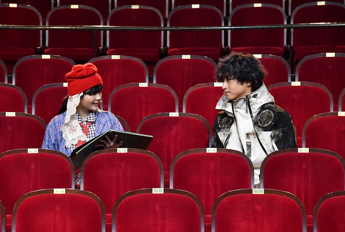 「CALL」より。（写真提供：東宝株式会社演劇部）