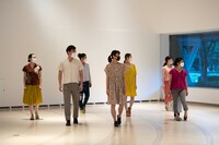 「作品のない展示室」クロージング・プロジェクト パフォーマンス「明日の美術館をひらくために」リハーサルの様子。（撮影：堀哲平）