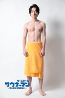 犬飼貴丈のビジュアル。