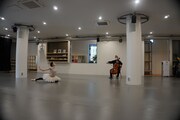 「『瀕死の白鳥』を解体したソロ」稽古の様子。