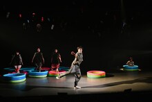 FUKAIPRODUCE羽衣 第25回本公演「スモール アニマル キッス キッス」より。（撮影：金子愛帆）