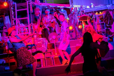 毛皮族2020Tokyo「あのコのDANCE」より。（撮影：曳野若菜）