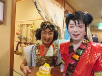 2018年4月、大阪・大阪松竹座にて。「シネマ歌舞伎『スーパー歌舞伎II ワンピース』」で市川猿之助はルフィ役、嘉島典俊はウソップ役を勤めた。