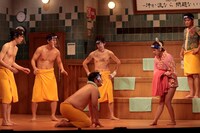 「サウナーマン ザ・ステージ ～汗か涙なら問題ない～」より。