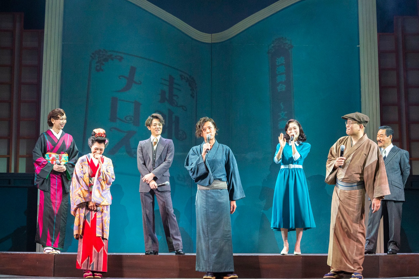「檀一雄『小説 太宰治』原作より 浪漫舞台『走れメロス』～文豪たちの青春～」フォトセッションより。(c)曳野若菜