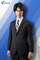 八巻貴紀扮する梔子・ミレー。