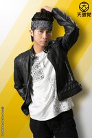 谷水力扮する陸奥遊里。