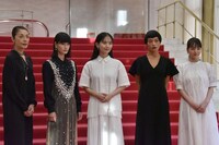 三島由紀夫没後50周年企画「MISHIMA2020」合同取材会より。左から麻実れい、橋本愛、中村ゆり、菅原小春、伊原六花。