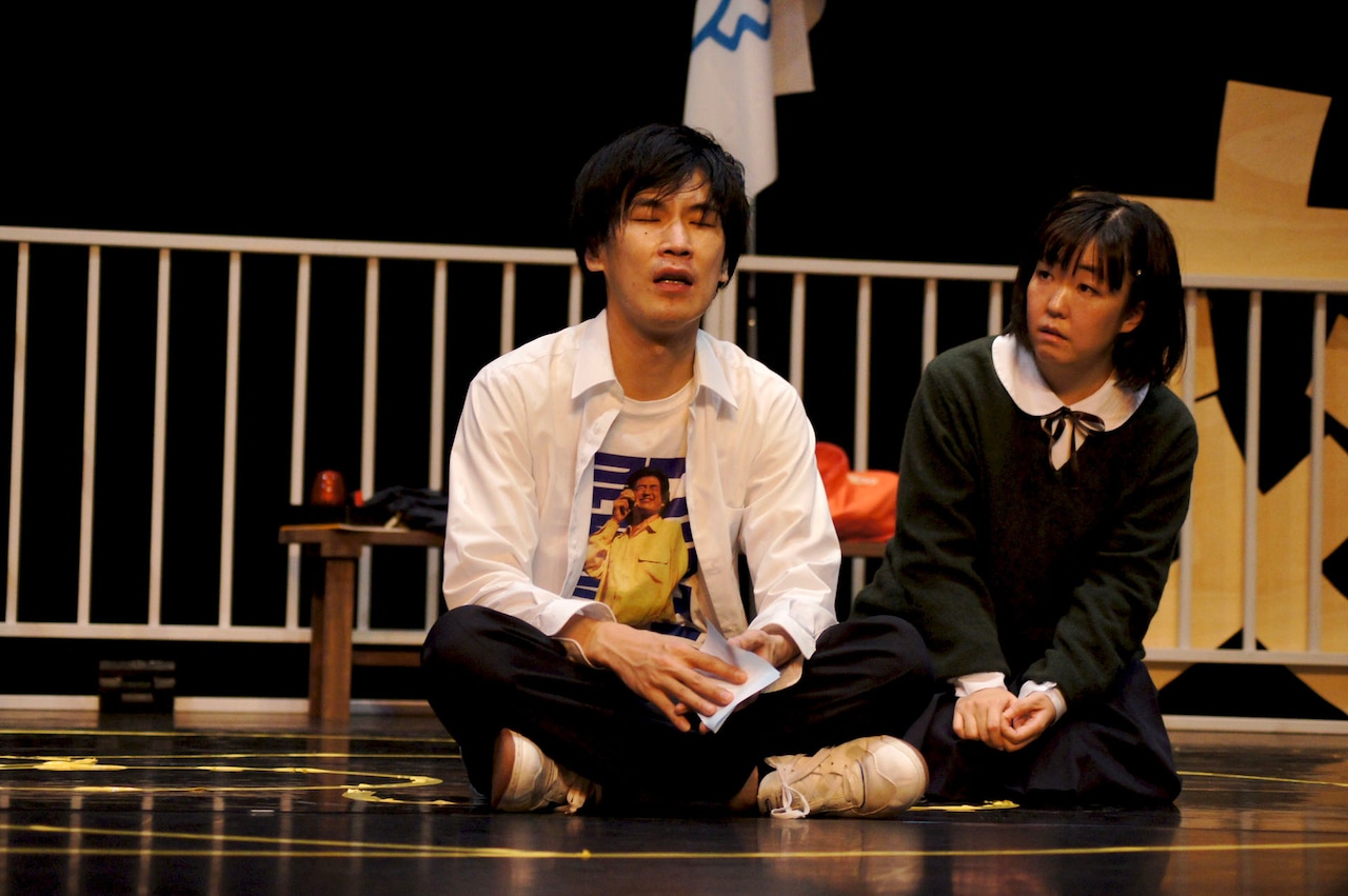 ロロいつ高シリーズ最新作「心置きなく屋上で」開幕、映像配信も