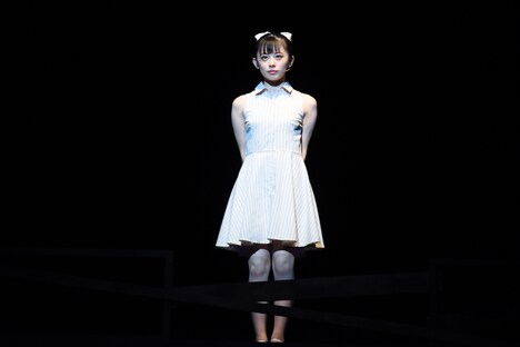 舞台「ぼくらの七日間戦争」ゲネプロより。濱咲友菜（AKB48）演じる中山ひとみ。