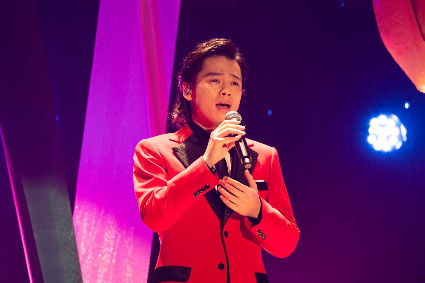 中川晃教