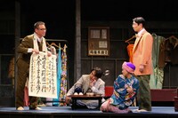 こまつ座「人間合格」より。（撮影：宮川舞子）