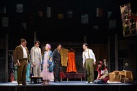 こまつ座「人間合格」より。（撮影：宮川舞子）