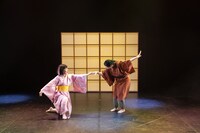 子どもと大人のためのダンス「日本昔ばなしのダンス」2019年公演より。(c)Matron2019