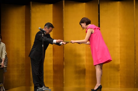 第64回岸田國士戯曲賞授賞式より、市原佐都子。