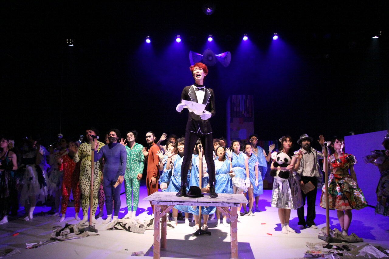 時々自動の音楽に乗せて、CHAiroiPLINの踊る戯曲「三文オペラ」が再演