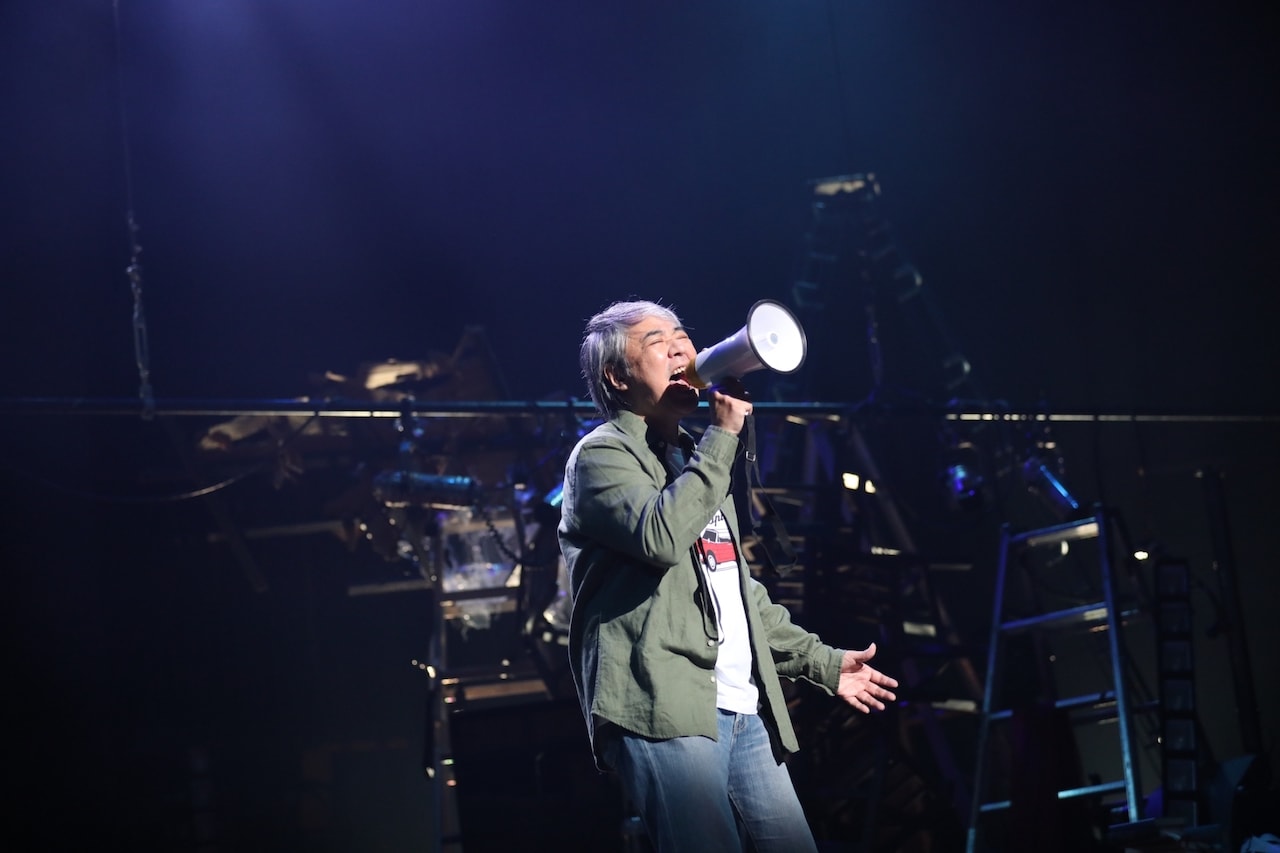 本多劇場グループ PRESENTS「DISTANCE」より。（撮影：和田咲子）