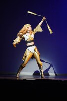 平塚日菜演じるラブリーハニー。