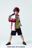 平松來馬扮する遠山金太郎。