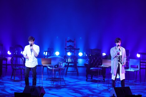 「precious moment 加藤和樹×柿澤勇人」より。