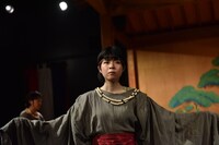 Oroche Presents 001 能-BOX ギリシャ悲劇シリーズ「オイディプス王」より。（撮影：小田島万里）