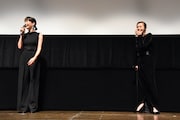 左から宮沢りえ、大竹しのぶ。