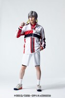 高橋駿一扮する鈴木惷。