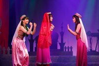 演劇女子部「アラビヨーンズナイト」より。