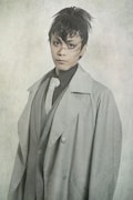 結城洋平扮するミハイル・レンフレッド。